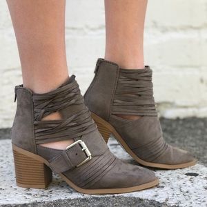 Smokey taupe pointy booties